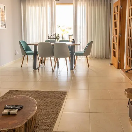 בית נופש House J Sao Rafael - By Bedzy *